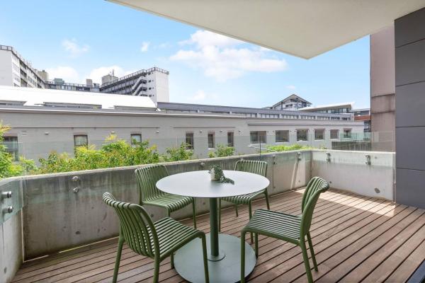 "Urban Duo" Side-by-Side Inner West Retreats, Rezervovat  Camperdown Sydney