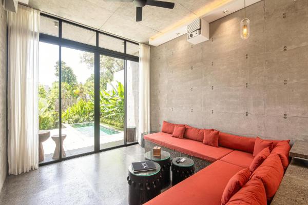 Stylish Modern 2BR Villa, Enclosed Living, Canggu, Rezervovat  Badung hotely s bazénem, Bazén