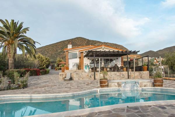 Villa De La Rosa at Valle de Guadalupe Pool BBQ & AC, Rezervovat  San Pablo hotely s bazénem, Bazén