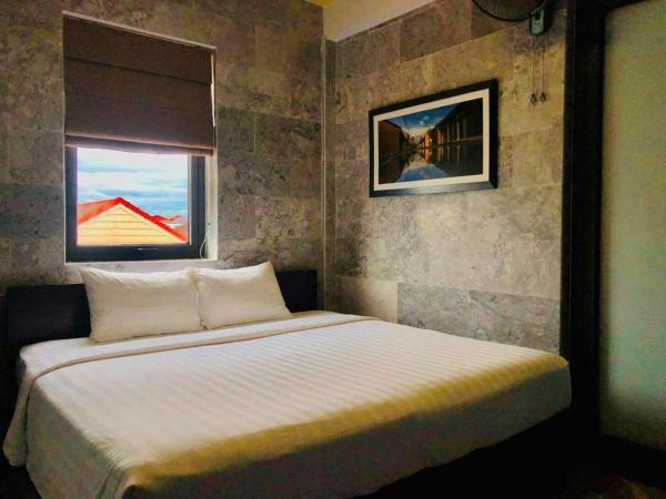 Golden Eagle Homestay, Rezervovat  Hotely v Quang Nam s bazénem, Bazén