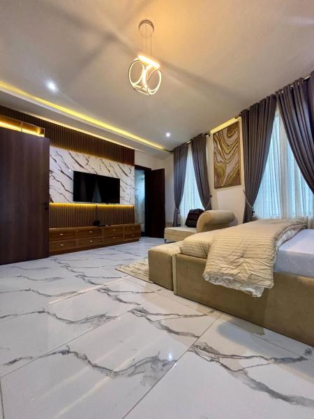Victoria Lux, Rezervovat  Lagos Island 