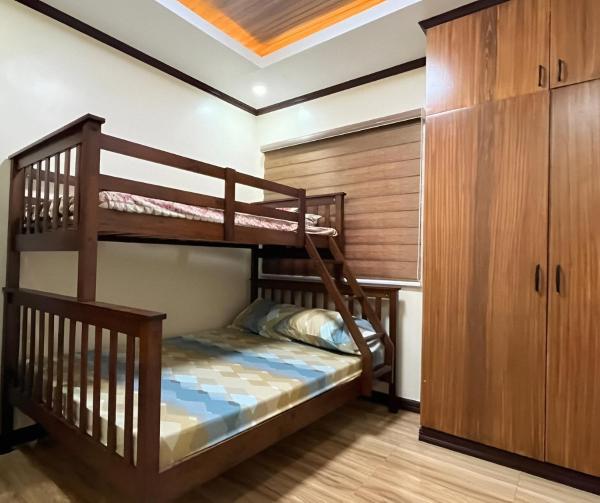 Ranch-o-tel Guesthouse, Rezervovat  Villasis Luzon