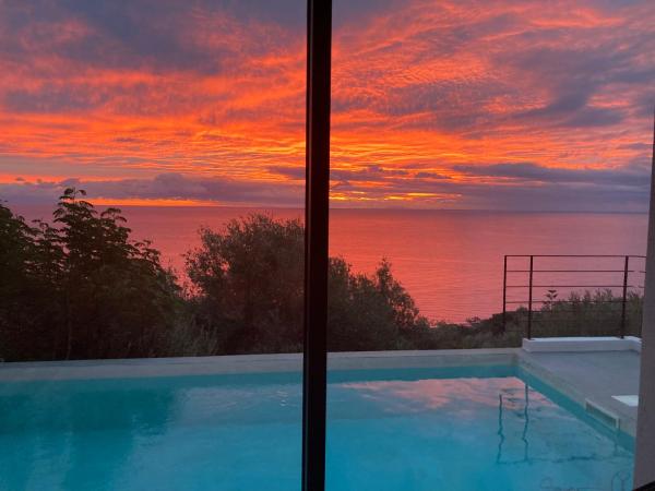 Nouvelle Villa Cap Corse Vue Mer et Piscine 3km Bastia, Rezervovat  Korsika hotely s bazénem, Bazén