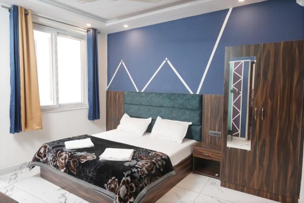 Hotel 7 Chakra In, Rezervovat  Hotely v Uttarakhand s parkováním, Parkování