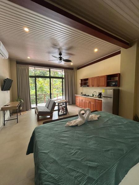 Apartamentos Margarita, Rezervovat  Hotely v Puntarenas s parkováním, Parkování