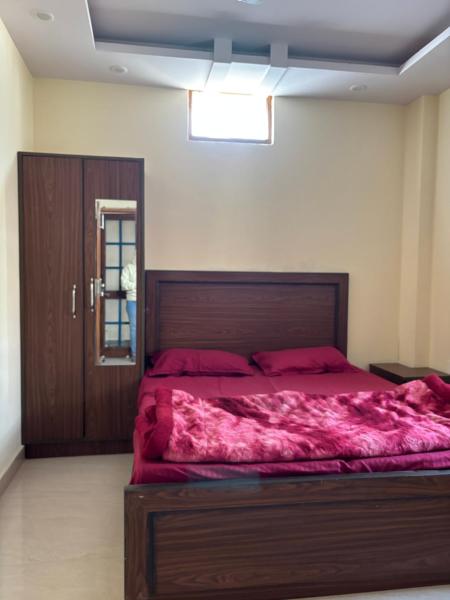 Hathayogashram Hostel, Rezervovat  Hotely v Uttarakhand s parkováním, Parkování