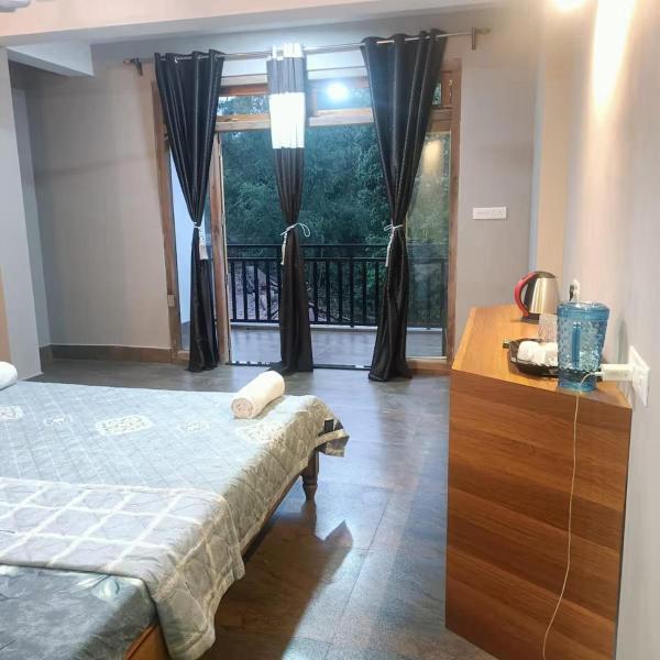 SL Guest House, Rezervovat  Meghalaya hotely s parkováním, Parkování