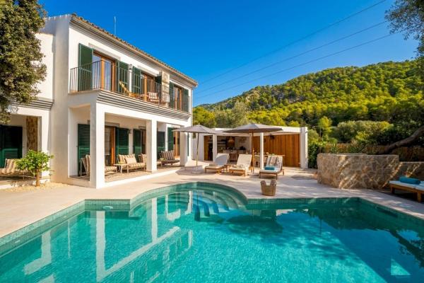Villa Marloria - luxury house near Pollensa, Rezervovat  Hotely v Crestatx s bazénem, Bazén