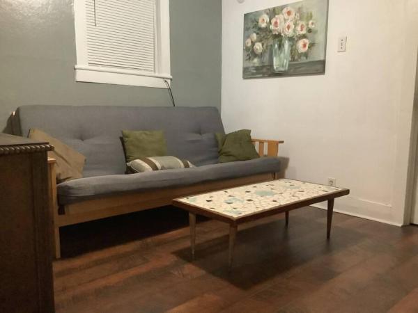 Intimate PR near Binghamton University. Free Park, Rezervovat  Johnson City Finger Lakes