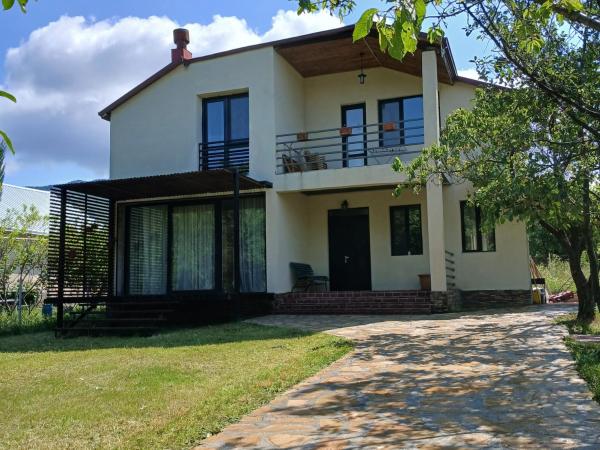 Omsi Villa with views, Rezervovat  Saguramo 