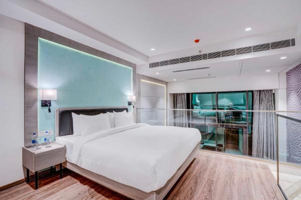 Luxurious Residences by Sunday at M3M Broadway Sec 71, Rezervovat  Hotely v Haryana s bazénem, Bazén