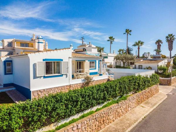 Villa Gabriella - Charming villa in great location close to everything you need, Rezervovat  Guia hotely s bazénem, Bazén