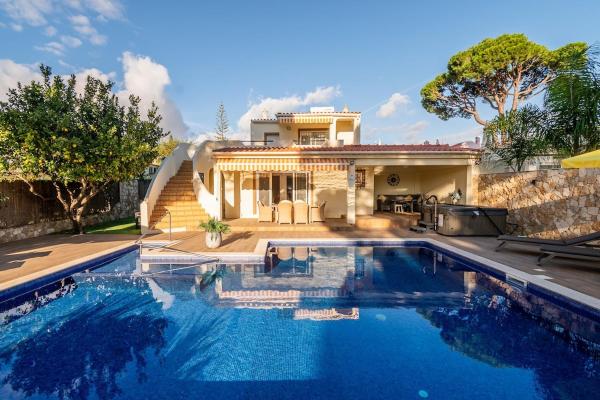 Villa Louanna, Rezervovat  Hotely v Algarve s parkováním, Parkování