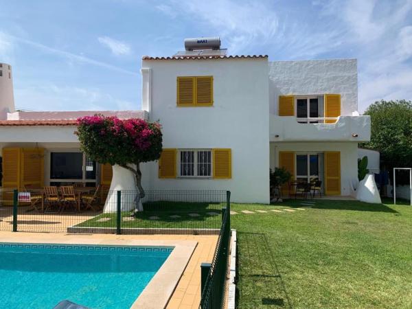 Luxury city Villa Olivia 10 - 15 min to the Beach Oura, private swimming pool, Rezervovat Vila Oura Albufeira