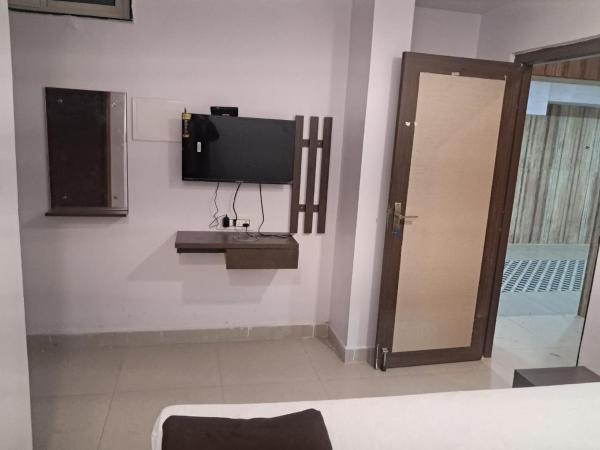Aahvaanam, Rezervovat  Kurnool hotely s parkováním, Parkování