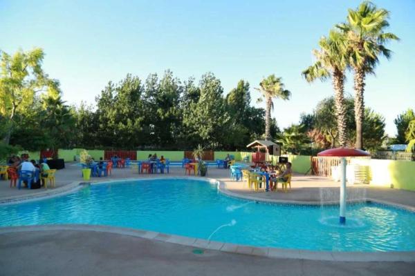 ZEcamping 4 étoiles pet friendly animations bien-être, Rezervovat  Hotely v Canal du Midi s bazénem, Bazén