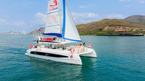 Sunrise Catamaran Yacht Tour, Rezervovat  Nha Trang Khanh Hoa