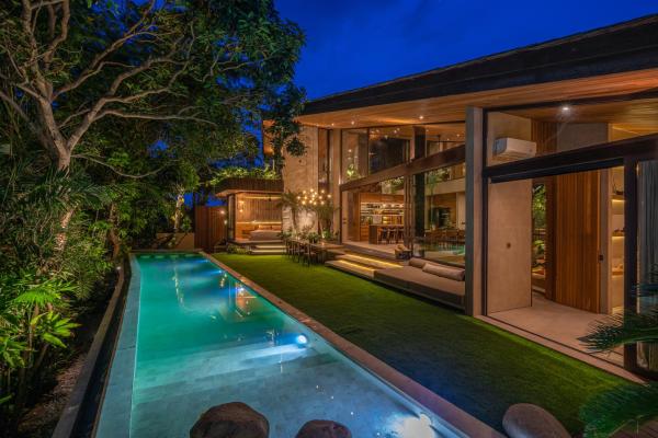 House Terra - 5BR Tropical Pool Villa in Pererenan, Rezervovat  Badung hotely s bazénem, Bazén