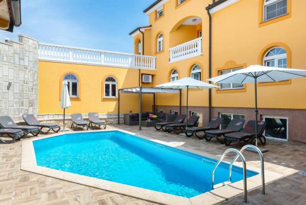 Villa Marko - Apartment A0 - MPolo, Rezervovat  Medulin hotely s bazénem, Bazén