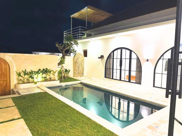 Villa Nata, Rezervovat  Hotely v Badung s bazénem, Bazén