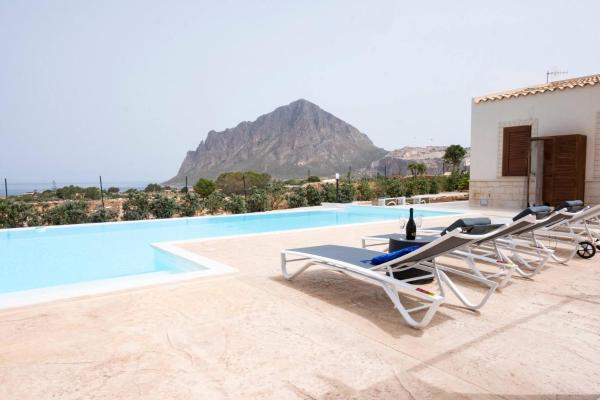 Villa Beatrice, Rezervovat  Hotely v Custonaci s bazénem, Bazén