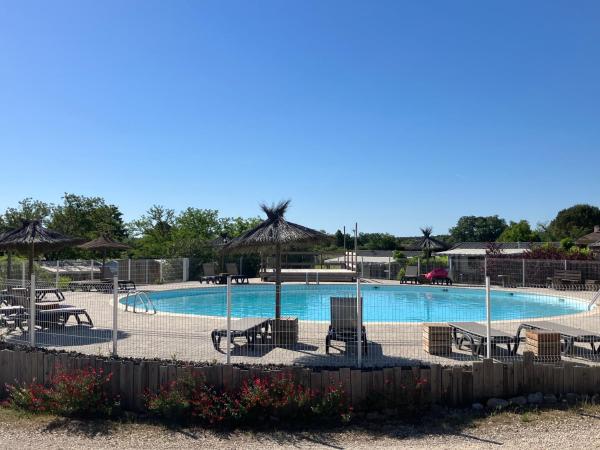 Camping Carrefour de l'Ardèche, Rezervovat  Saint-Remeze Ardèche