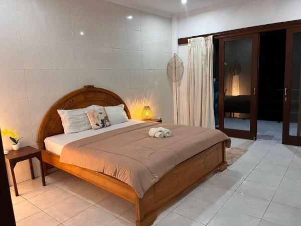 Yana Guest House Canggu, Rezervovat  Hotely v Badung s parkováním, Parkování
