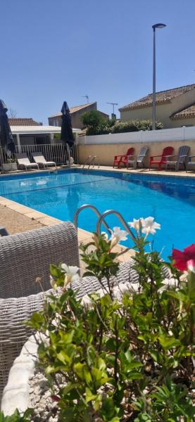 revhotel, Rezervovat  Hotely v Canal du Midi s bazénem, Bazén