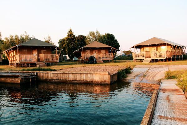 Luxury Lake Lodge, Rezervovat  Alphen Gelderland