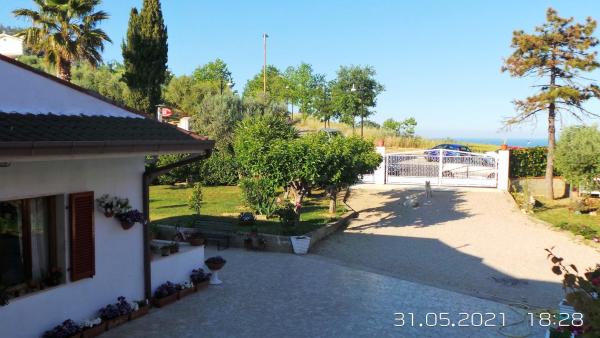 A Casa Di Nonna B&B, Rezervovat  Hotely v Abruzzo s parkováním, Parkování