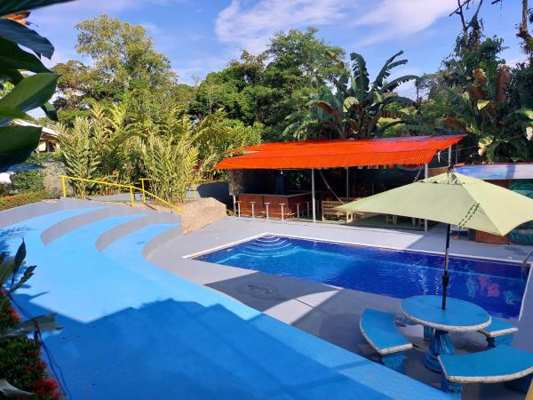 Restaurante y cabinas Sudy, Rezervovat  Carara hotely s bazénem, Bazén