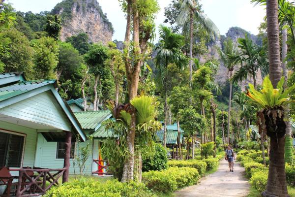 Chill Out Bar and Jungle Bungalows, Rezervovat  Tonsai Beach 