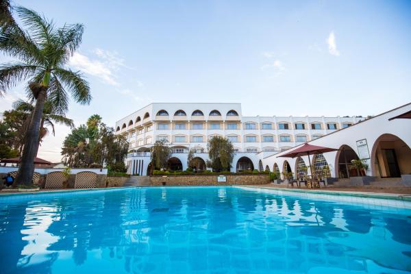 Sirikwa Hotel, Rezervovat  Uasin Gishu hotely s bazénem, Bazén