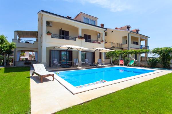 Premium Central Apartments, Rezervovat Apartmán Hotely v Vrsar s bazénem, Bazén