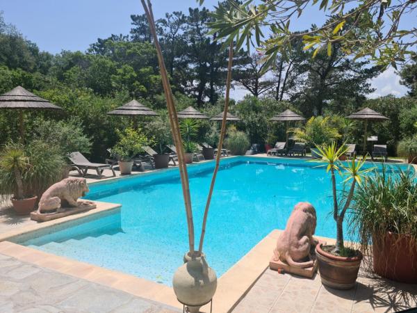 Relais de Bravone, Rezervovat  Korsika hotely s bazénem, Bazén