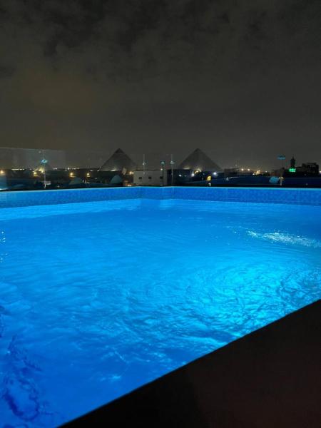 M Pyramids hotel, Rezervovat  Cairo Governorate hotely s bazénem, Bazén