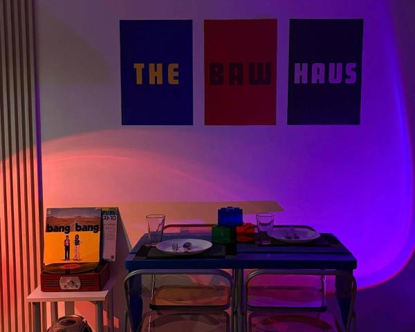 The Bawhaus, Rezervovat  Luzon hotely s parkováním, Parkování