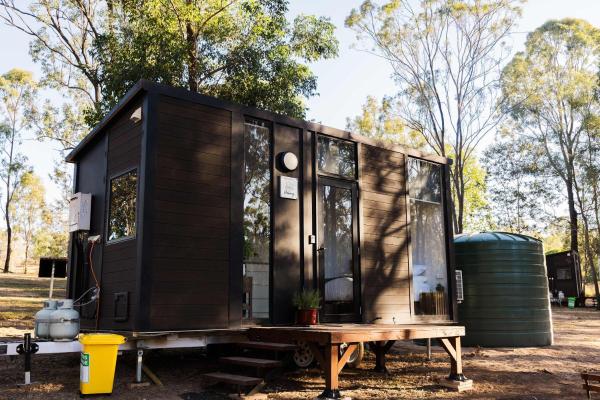 Kenny and Clancy\s Camp by Tiny Away, Rezervovat  Grandchester Queensland