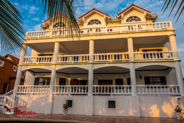 Rio Nuevo Great House, Rezervovat  Hotely v Ocho Rios Coast s bazénem, Bazén