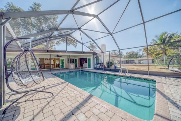 Villa En-haccore & Walfare next to ELRIO Golf Club-Heated Pool, Rezervovat  North Fort Myers Fort Myers Area