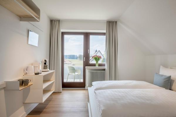 Neueröffnung Haus zum Wald, Rezervovat  Hotely v Bavorsko s parkováním, Parkování