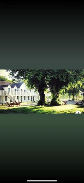 Nygaard Livsnyderi, Rezervovat  Hotely v Læsø s parkováním, Parkování