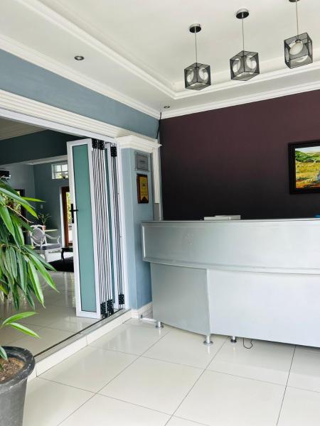 ZQ Guest House, Rezervovat  Mthatha hotely s bazénem, Bazén