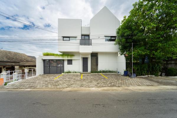 Artric Profesional Living By ARBA, Rezervovat  Kalibanteng-kidul Central Java