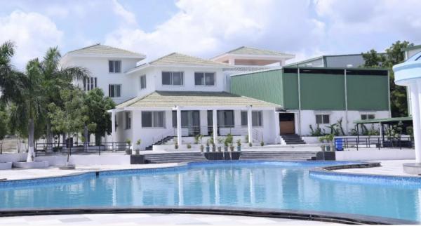 Firefox Hotel and Resort, Rezervovat  Moinabad 