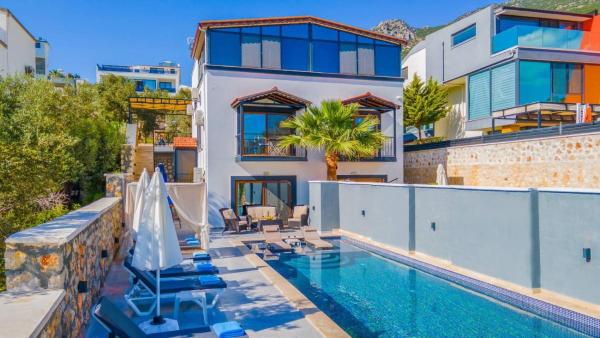 Kalkan 3 bedroom Villa within walking distance to the town, Rezervovat  Mediterranean Region Turkey hotely s parkováním, Parkování