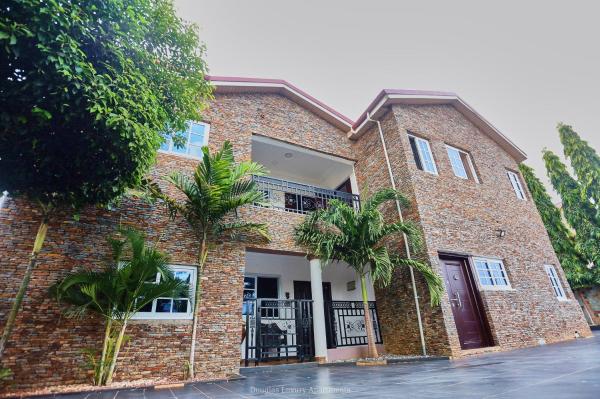 Douglas Court Accra-Fantastic 1,2,3-Bed Aprmts Off Aburi-Madina-Accra Highway in Adenta-30 Mins From Airport-By Bailey PrimeStay, Rezervovat  Hotely v Greater Accra s parkováním, Parkování