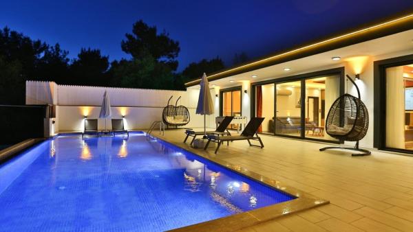 Uzumlu Village 2 Bedroom Luxury Villa, Rezervovat  Mediterranean Region Turkey hotely s parkováním, Parkování