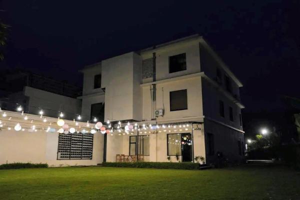 The Monarch Hotel, Rezervovat  Kāthgodām Uttarakhand