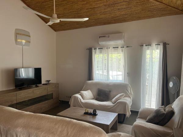 Villa Oasis avec piscine à deux pas de Saly, Rezervovat  Thiès hotely s bazénem, Bazén
